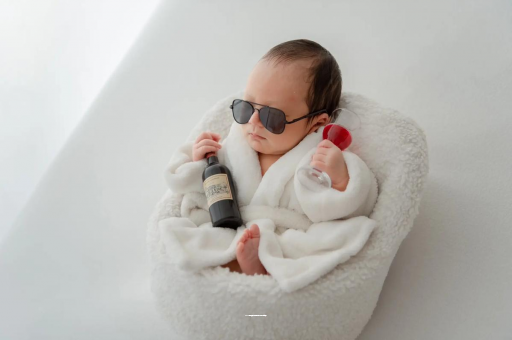 韶关宝宝总是吐奶怎么回事 韶关宝宝总是吐奶怎么回事